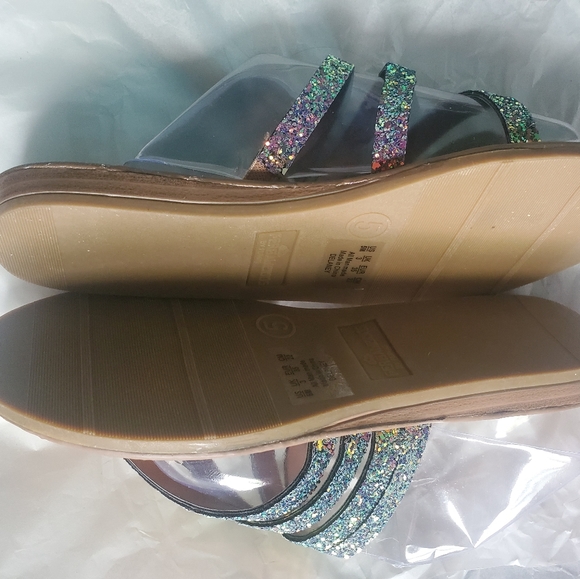 Sandles - Picture 2 of 2